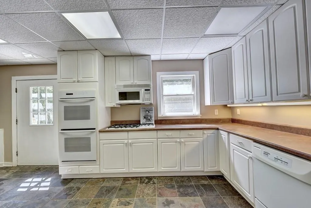 2005 Old Dominion Road, Atlanta, Georgia 30350, 5 Bedrooms Bedrooms, ,5 BathroomsBathrooms,Residential,Sold,2005 Old Dominion Road,6710138