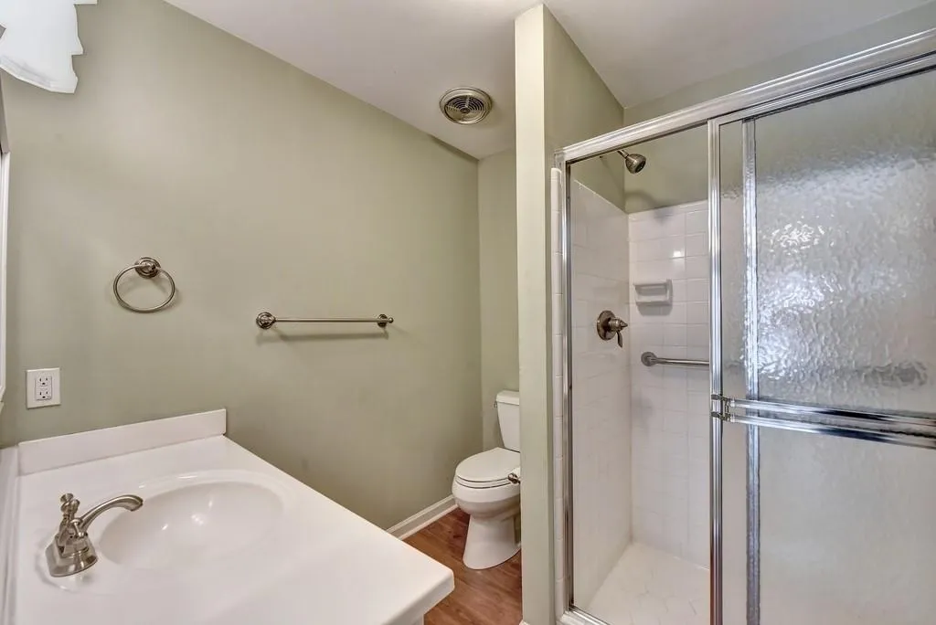 2005 Old Dominion Road, Atlanta, Georgia 30350, 5 Bedrooms Bedrooms, ,5 BathroomsBathrooms,Residential,Sold,2005 Old Dominion Road,6710138