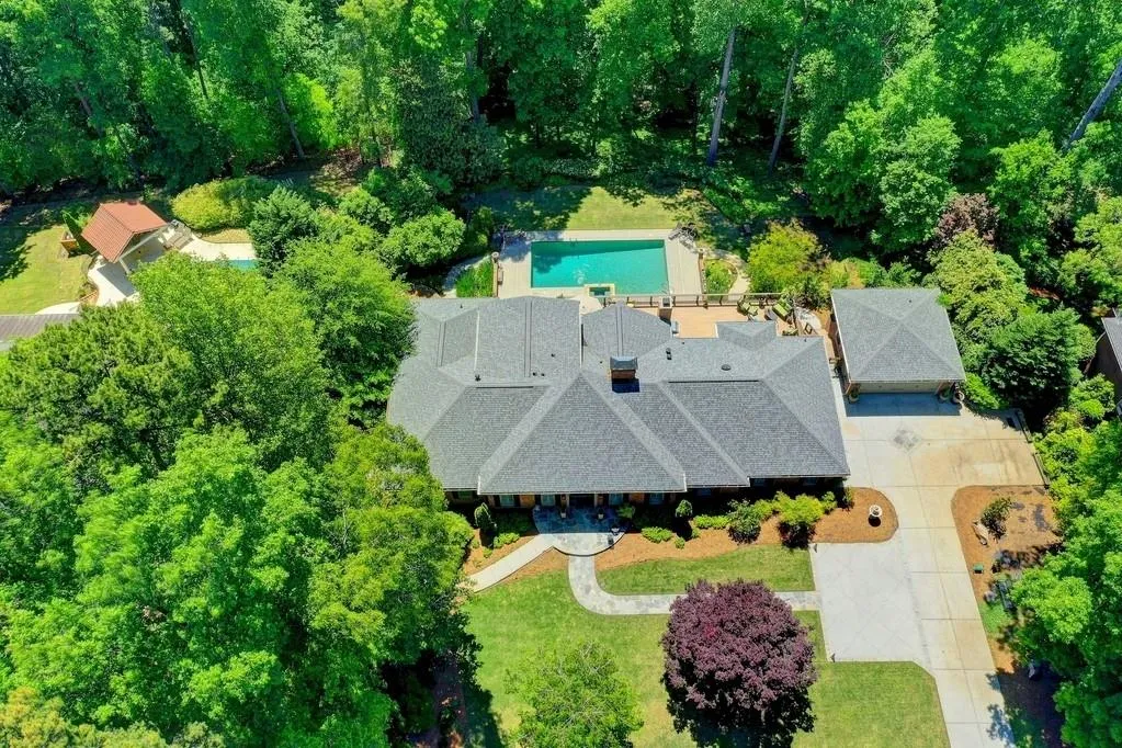 2005 Old Dominion Road, Atlanta, Georgia 30350, 5 Bedrooms Bedrooms, ,5 BathroomsBathrooms,Residential,Sold,2005 Old Dominion Road,6710138