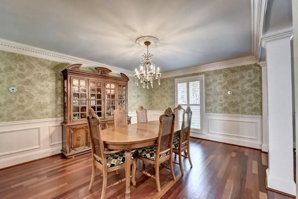 2005 Old Dominion Road, Atlanta, Georgia 30350, 5 Bedrooms Bedrooms, ,5 BathroomsBathrooms,Residential,Sold,2005 Old Dominion Road,6710138