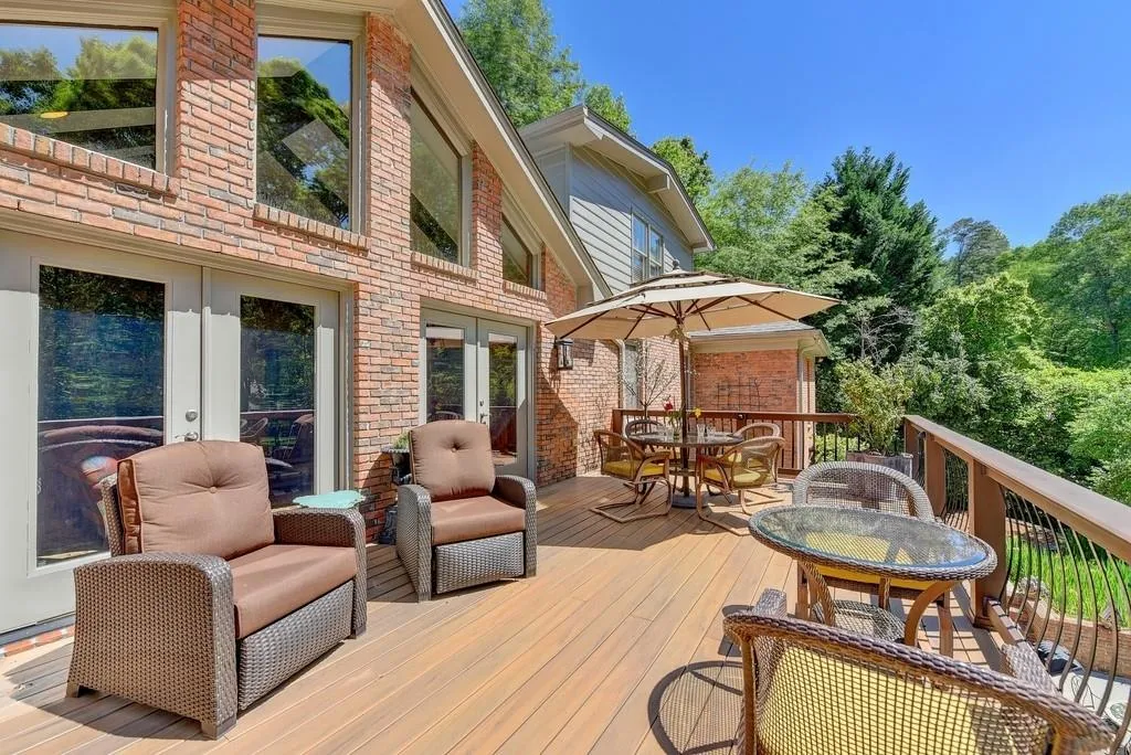 2005 Old Dominion Road, Atlanta, Georgia 30350, 5 Bedrooms Bedrooms, ,5 BathroomsBathrooms,Residential,Sold,2005 Old Dominion Road,6710138