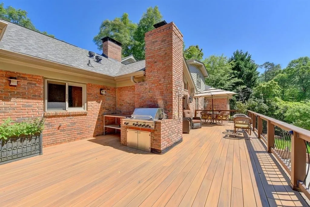 2005 Old Dominion Road, Atlanta, Georgia 30350, 5 Bedrooms Bedrooms, ,5 BathroomsBathrooms,Residential,Sold,2005 Old Dominion Road,6710138