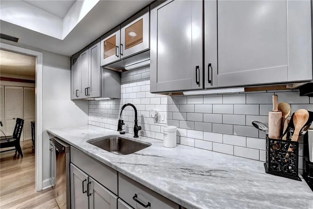 6851 Roswell Road Unit K15, Atlanta, Georgia 30328, 3 Bedrooms Bedrooms, ,2 BathroomsBathrooms,Residential,Sold,6851 Roswell Road Unit K15,7061312