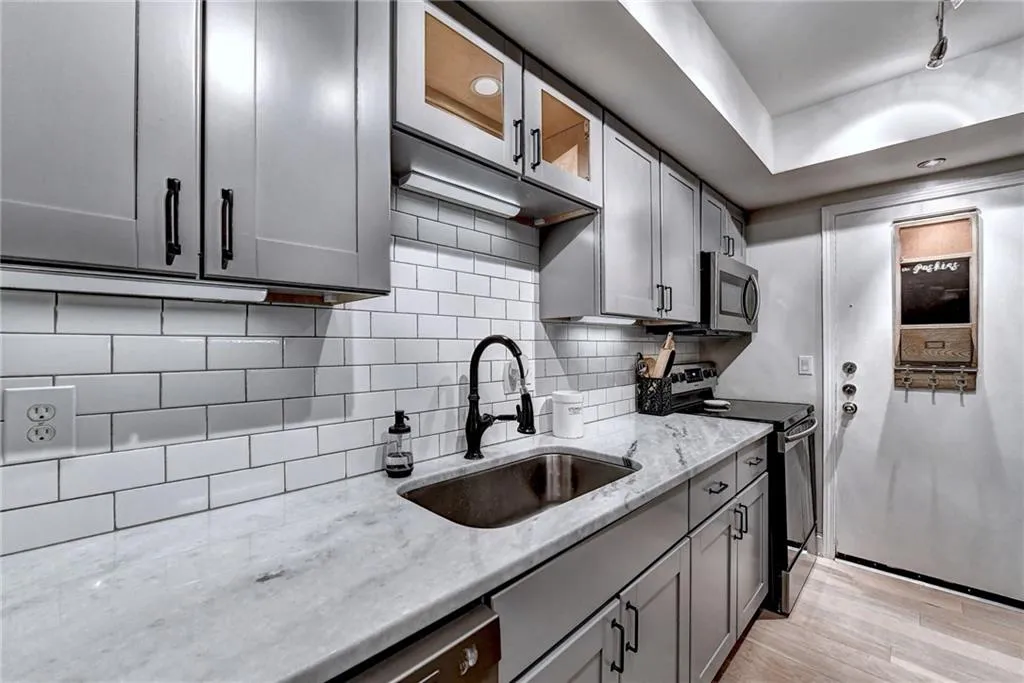 6851 Roswell Road Unit K15, Atlanta, Georgia 30328, 3 Bedrooms Bedrooms, ,2 BathroomsBathrooms,Residential,Sold,6851 Roswell Road Unit K15,7061312