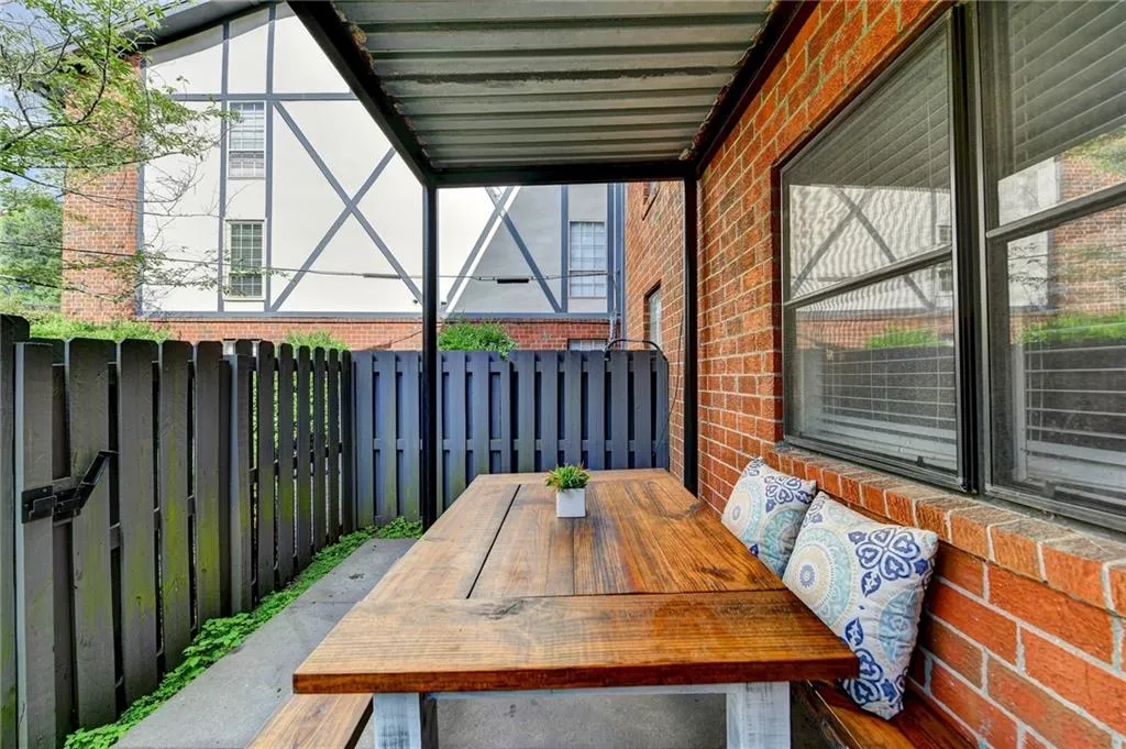 6851 Roswell Road Unit K15, Atlanta, Georgia 30328, 3 Bedrooms Bedrooms, ,2 BathroomsBathrooms,Residential,Sold,6851 Roswell Road Unit K15,7061312