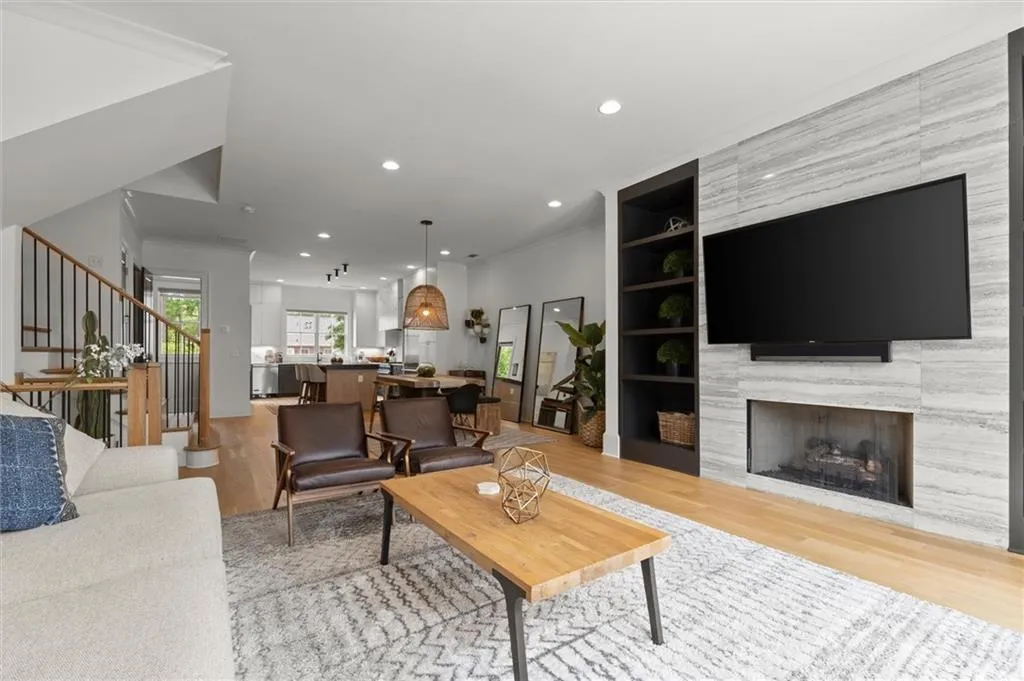 Great room with recently re-painted built-ins.