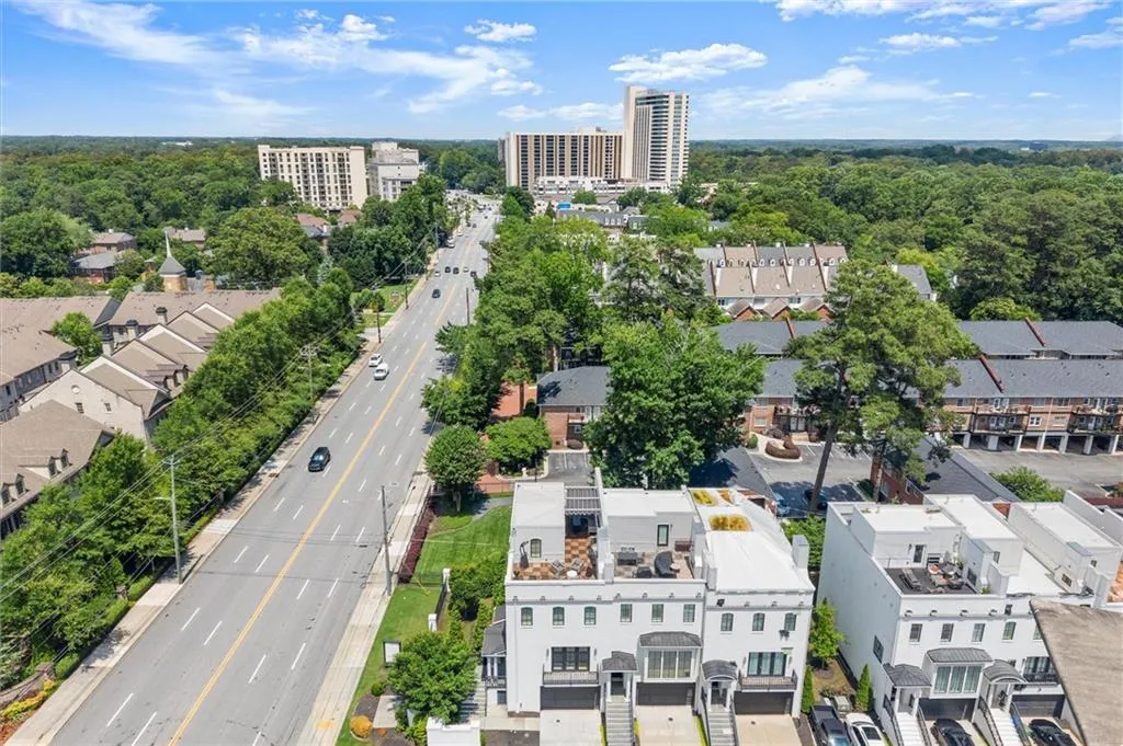 3667 Peachtree Road Ne Unit #1, Atlanta, Georgia 30319, 3 Bedrooms Bedrooms, 0 ,3 BathroomsBathrooms,Residential,For Sale,3667 Peachtree Road Ne Unit #1,7781753