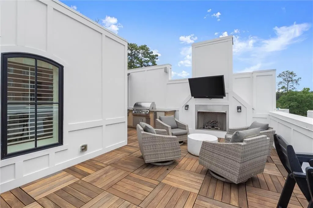 Fireplace, TV, Built in grill, Brazilian decking perfect spot to hang with friends.