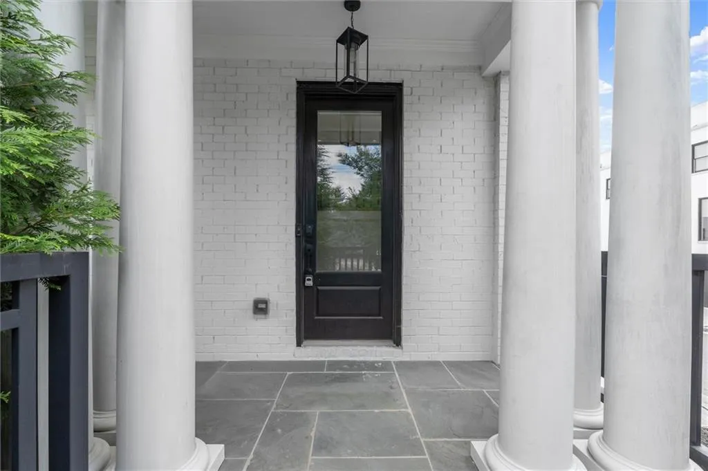 3667 Peachtree Road Ne Unit #1, Atlanta, Georgia 30319, 3 Bedrooms Bedrooms, 0 ,3 BathroomsBathrooms,Residential,For Sale,3667 Peachtree Road Ne Unit #1,7781753