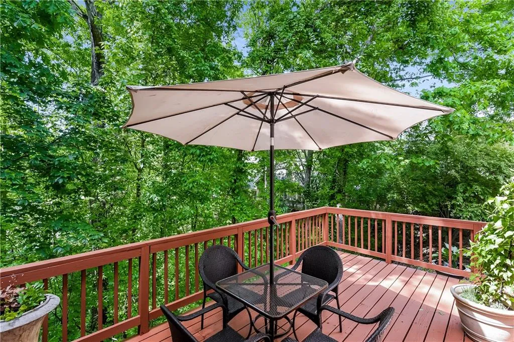 7155 Roswell Road Unit 59, Atlanta, Georgia 30328, 3 Bedrooms Bedrooms, ,2 BathroomsBathrooms,Residential,Sold,7155 Roswell Road Unit 59,6871952