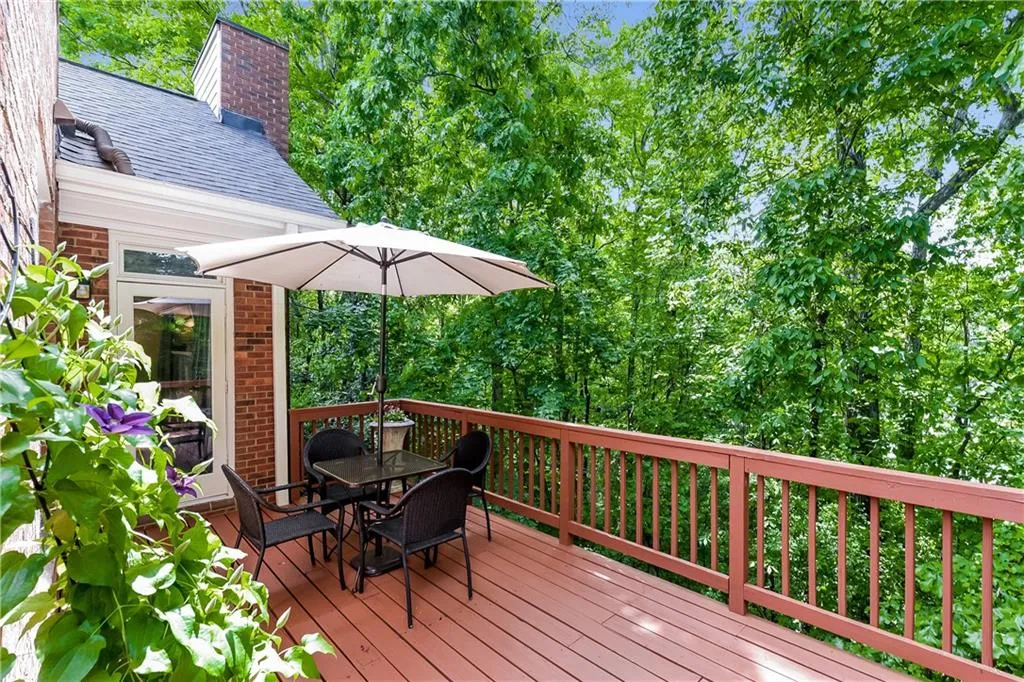 7155 Roswell Road Unit 59, Atlanta, Georgia 30328, 3 Bedrooms Bedrooms, ,2 BathroomsBathrooms,Residential,Sold,7155 Roswell Road Unit 59,6871952