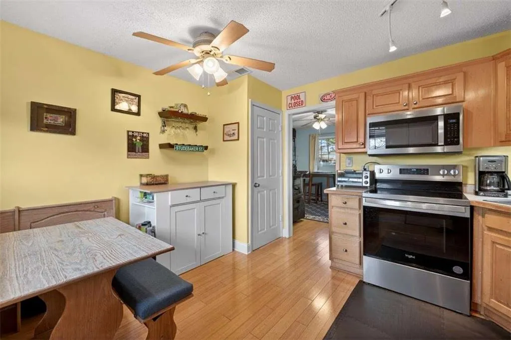 315 Hilderbrand Drive Unit B4, Sandy Springs, Georgia 30328, 2 Bedrooms Bedrooms, ,1 BathroomBathrooms,Residential,For Sale,315 Hilderbrand Drive Unit B4,7690408