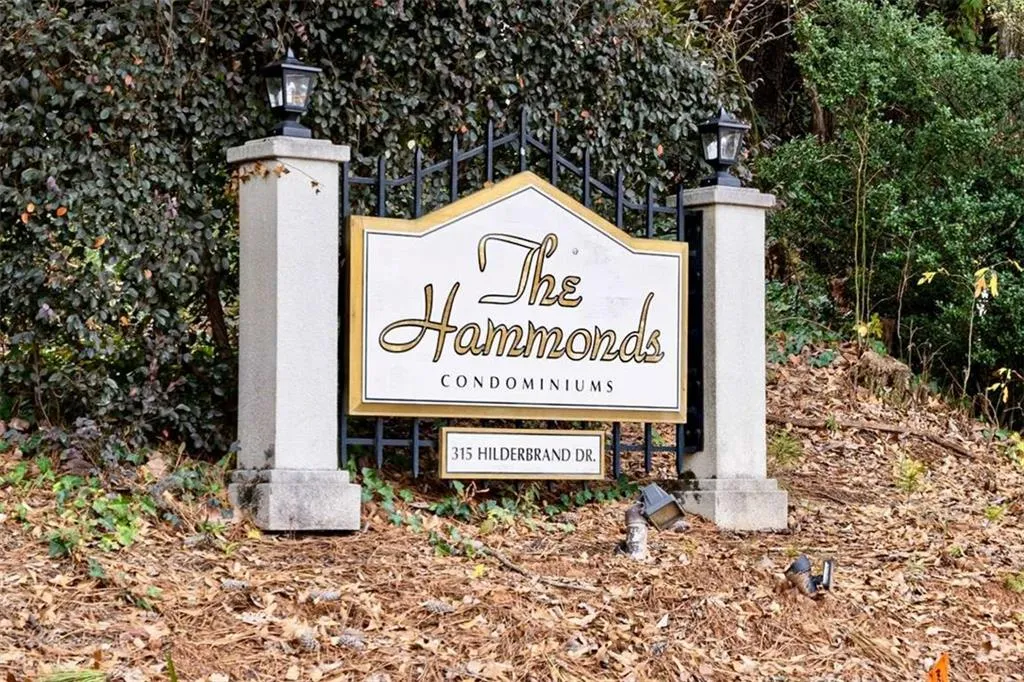 315 Hilderbrand Drive Unit B4, Sandy Springs, Georgia 30328, 2 Bedrooms Bedrooms, ,1 BathroomBathrooms,Residential,For Sale,315 Hilderbrand Drive Unit B4,7690408