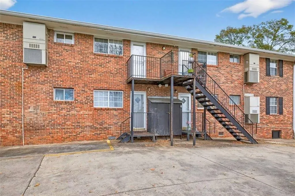 315 Hilderbrand Drive Unit B4, Sandy Springs, Georgia 30328, 2 Bedrooms Bedrooms, ,1 BathroomBathrooms,Residential,For Sale,315 Hilderbrand Drive Unit B4,7690408