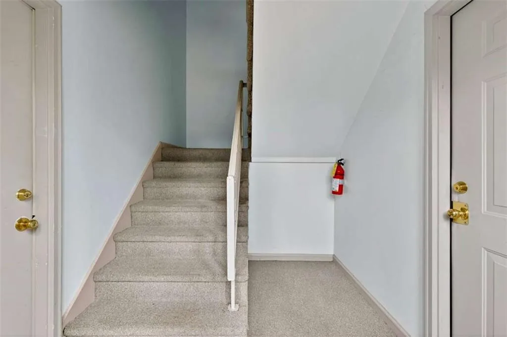 315 Hilderbrand Drive Unit B4, Sandy Springs, Georgia 30328, 2 Bedrooms Bedrooms, ,1 BathroomBathrooms,Residential,For Sale,315 Hilderbrand Drive Unit B4,7690408