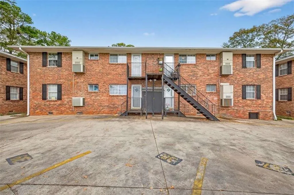 315 Hilderbrand Drive Unit B4, Sandy Springs, Georgia 30328, 2 Bedrooms Bedrooms, ,1 BathroomBathrooms,Residential,For Sale,315 Hilderbrand Drive Unit B4,7690408