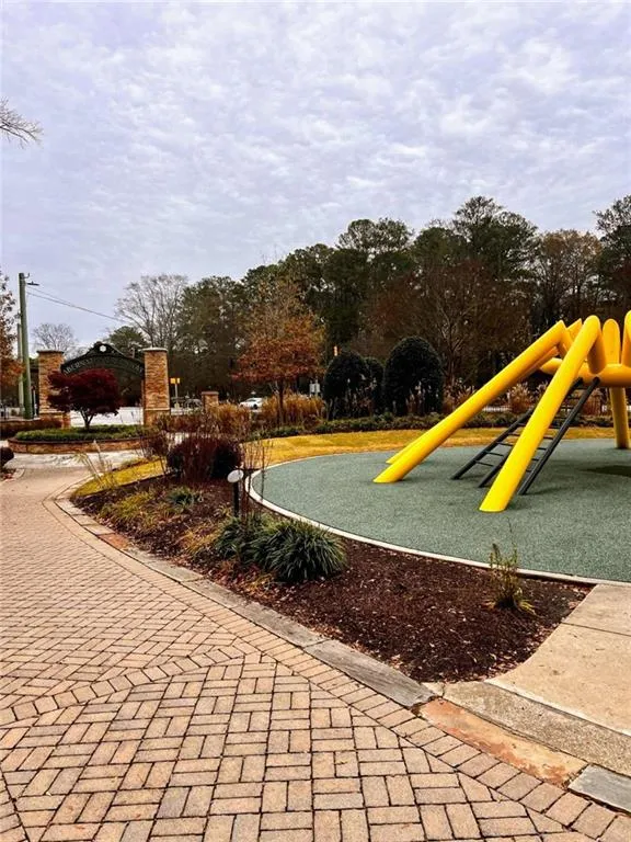 315 Hilderbrand Drive Unit B4, Sandy Springs, Georgia 30328, 2 Bedrooms Bedrooms, ,1 BathroomBathrooms,Residential,For Sale,315 Hilderbrand Drive Unit B4,7690408