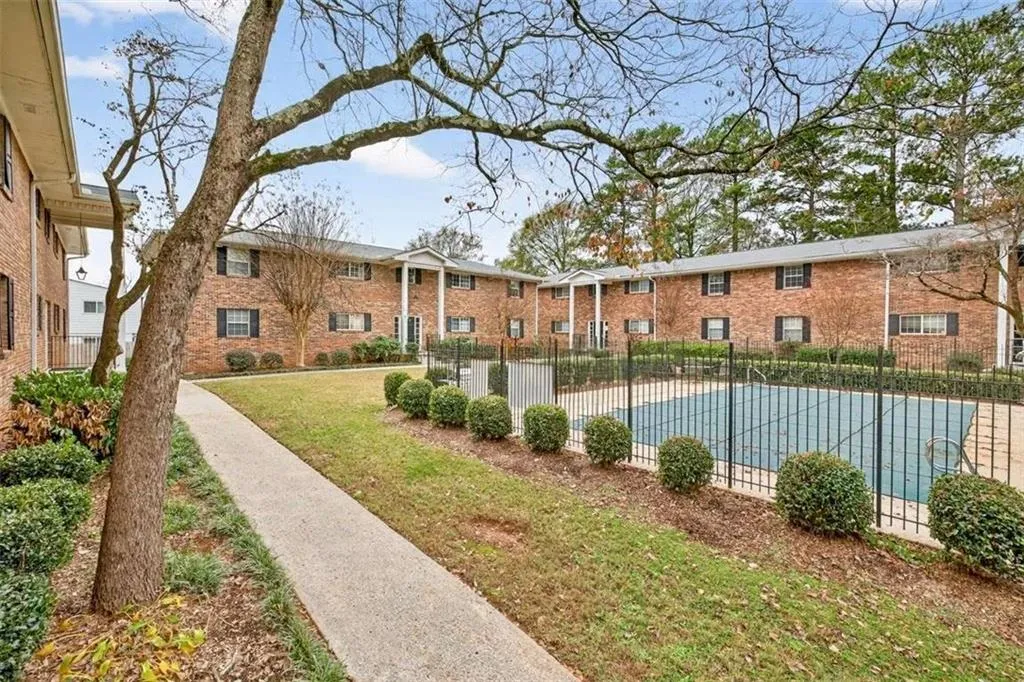 315 Hilderbrand Drive Unit B4, Sandy Springs, Georgia 30328, 2 Bedrooms Bedrooms, ,1 BathroomBathrooms,Residential,For Sale,315 Hilderbrand Drive Unit B4,7690408