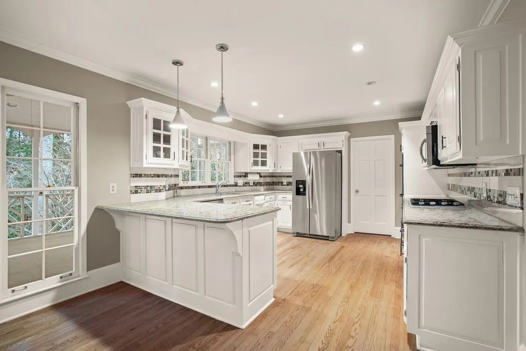 7380 Stoneykirk Close, Sandy Springs, Georgia 30350, 5 Bedrooms Bedrooms, ,3 BathroomsBathrooms,Residential,Sold,7380 Stoneykirk Close,6631770