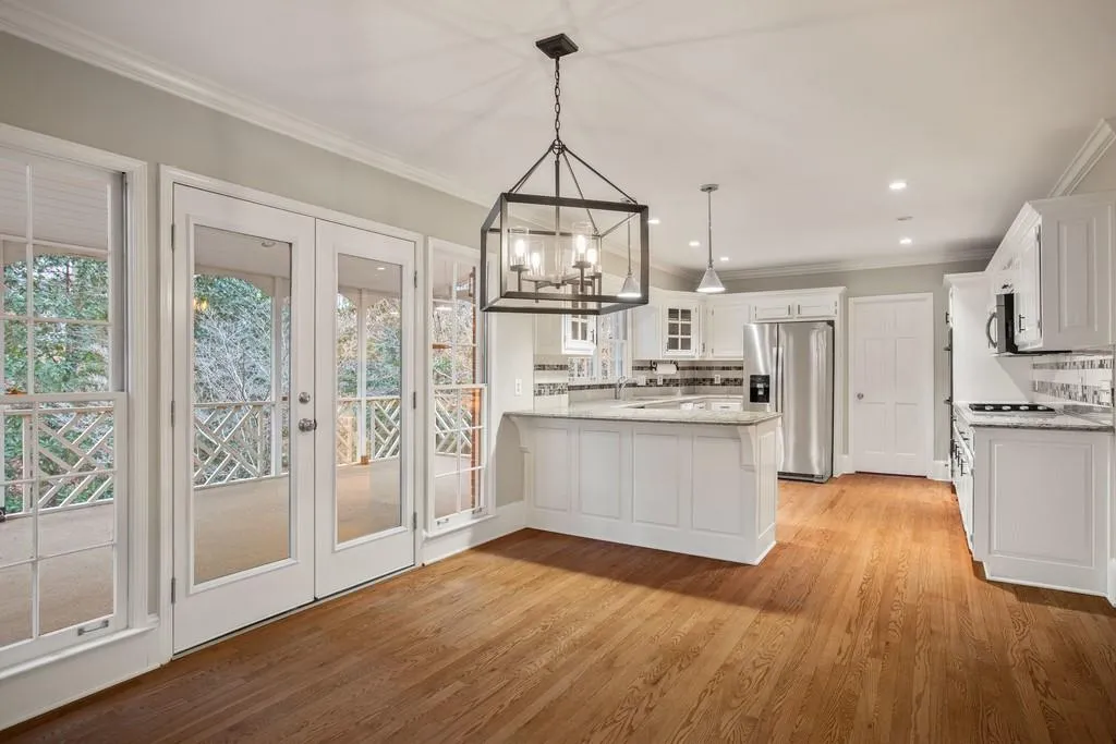7380 Stoneykirk Close, Sandy Springs, Georgia 30350, 5 Bedrooms Bedrooms, ,3 BathroomsBathrooms,Residential,Sold,7380 Stoneykirk Close,6631770
