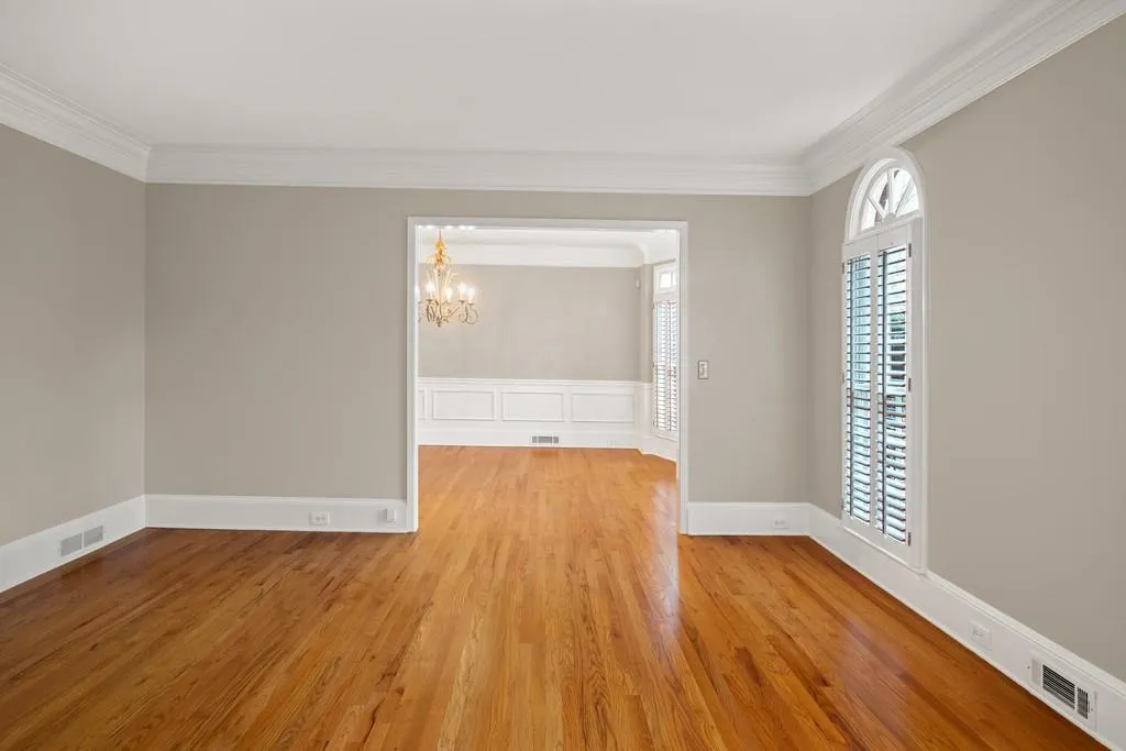 7380 Stoneykirk Close, Sandy Springs, Georgia 30350, 5 Bedrooms Bedrooms, ,3 BathroomsBathrooms,Residential,Sold,7380 Stoneykirk Close,6631770
