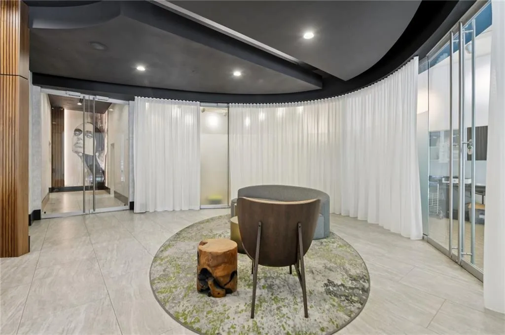 3324 Peachtree Road Ne Unit 1518, Atlanta, Georgia 30326, 2 Bedrooms Bedrooms, ,2 BathroomsBathrooms,Residential,For Sale,3324 Peachtree Road Ne Unit 1518,7626192