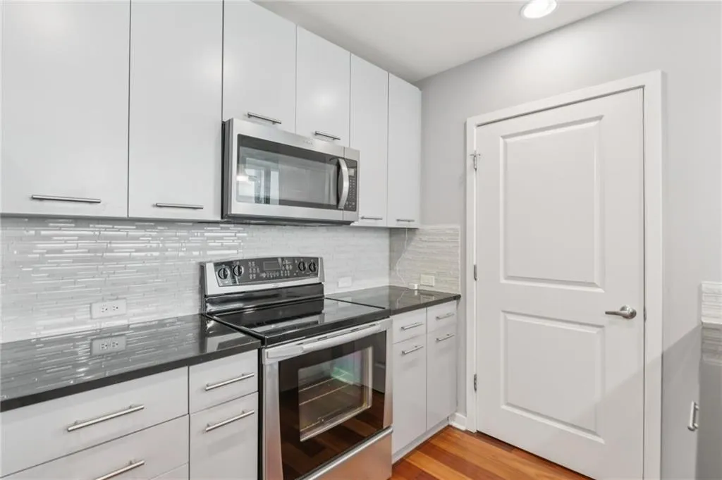 3324 Peachtree Road Ne Unit 1518, Atlanta, Georgia 30326, 2 Bedrooms Bedrooms, ,2 BathroomsBathrooms,Residential,For Sale,3324 Peachtree Road Ne Unit 1518,7626192