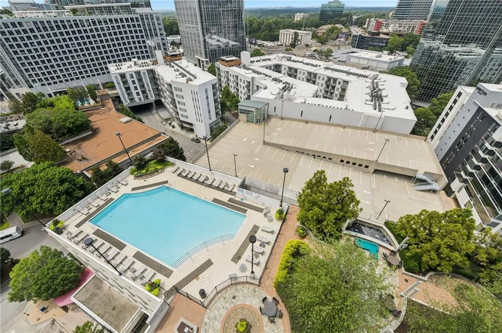 3324 Peachtree Road Ne Unit 1518, Atlanta, Georgia 30326, 2 Bedrooms Bedrooms, ,2 BathroomsBathrooms,Residential,For Sale,3324 Peachtree Road Ne Unit 1518,7626192