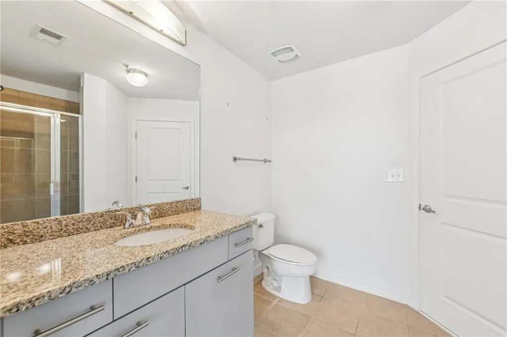 3324 Peachtree Road Ne Unit 1518, Atlanta, Georgia 30326, 2 Bedrooms Bedrooms, ,2 BathroomsBathrooms,Residential,For Sale,3324 Peachtree Road Ne Unit 1518,7626192