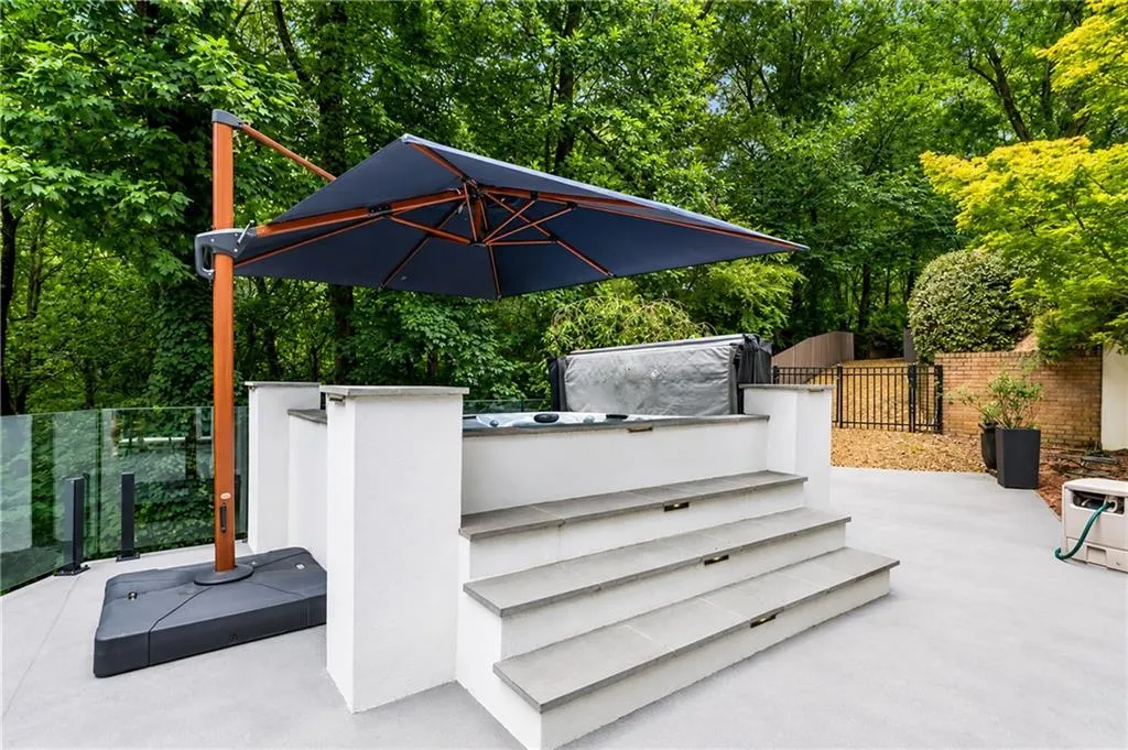 3906 Paces Ferry Road Nw, Atlanta, Georgia 30327, 6 Bedrooms Bedrooms, 0 ,6 BathroomsBathrooms,Residential,For Sale,3906 Paces Ferry Road Nw,7810432