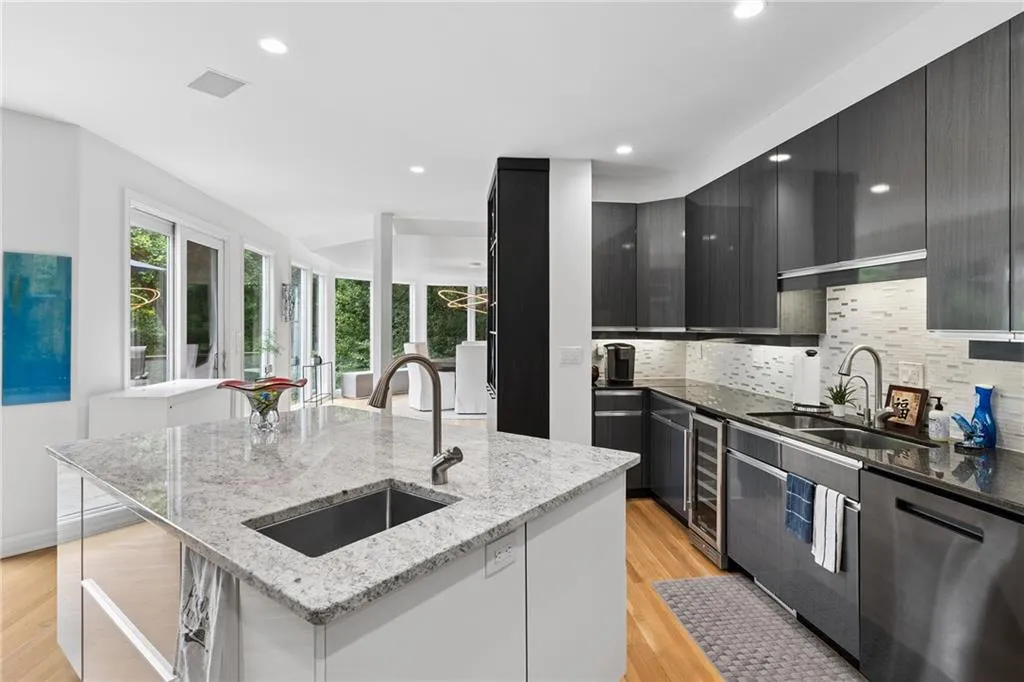 3906 Paces Ferry Road Nw, Atlanta, Georgia 30327, 6 Bedrooms Bedrooms, 0 ,6 BathroomsBathrooms,Residential,For Sale,3906 Paces Ferry Road Nw,7810432