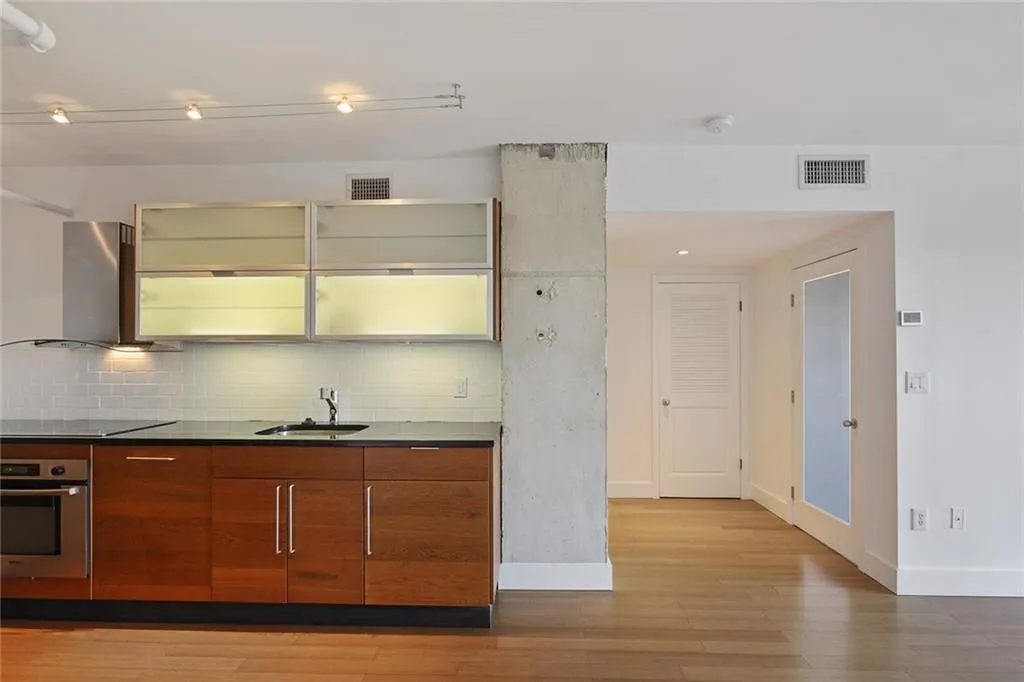 199 14th Street Ne Unit 2404, Atlanta, Georgia 30309, 1 Bedroom Bedrooms, ,1 BathroomBathrooms,Residential,Sold,199 14th Street Ne Unit 2404,6106494