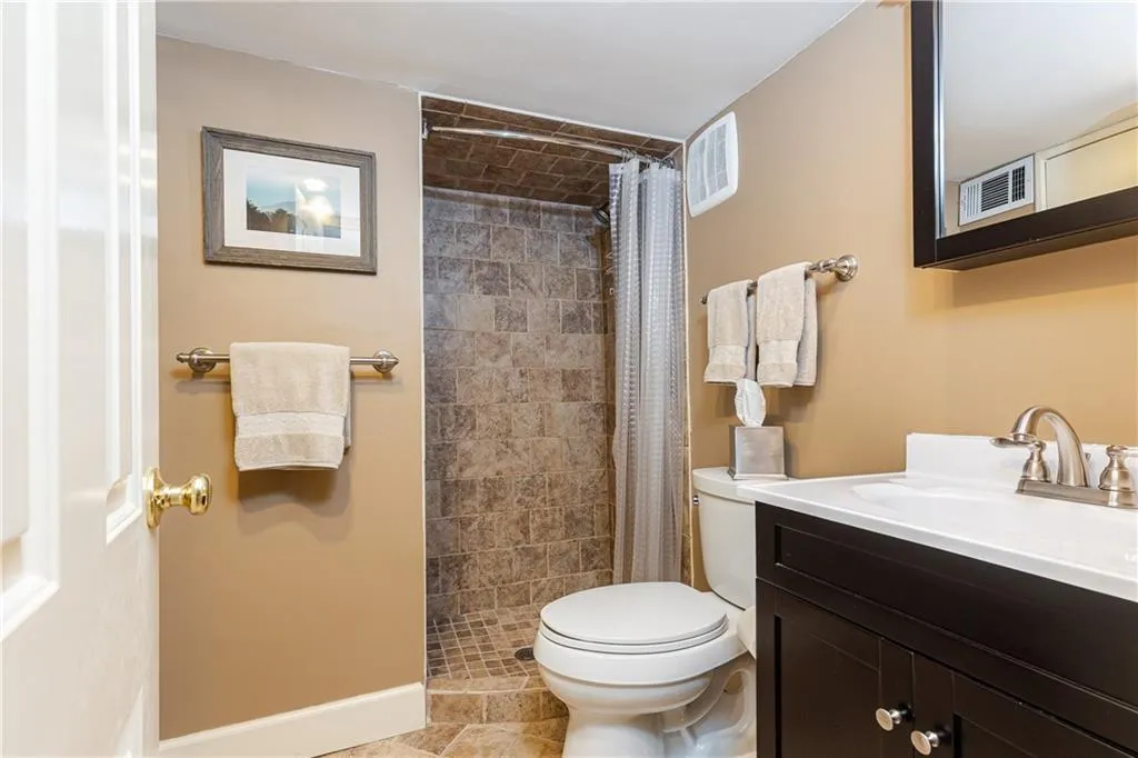 525 Londonberry Road, Atlanta, Georgia 30327, 4 Bedrooms Bedrooms, ,3 BathroomsBathrooms,Residential,Sold,525 Londonberry Road,7035464