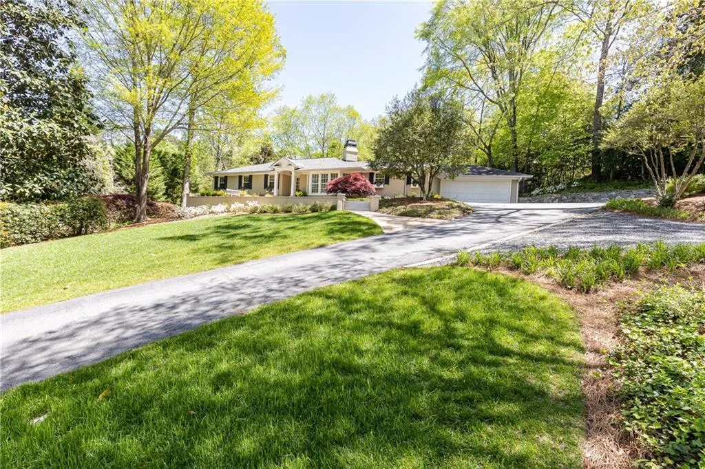 525 Londonberry Road, Atlanta, Georgia 30327, 4 Bedrooms Bedrooms, ,3 BathroomsBathrooms,Residential,Sold,525 Londonberry Road,7035464