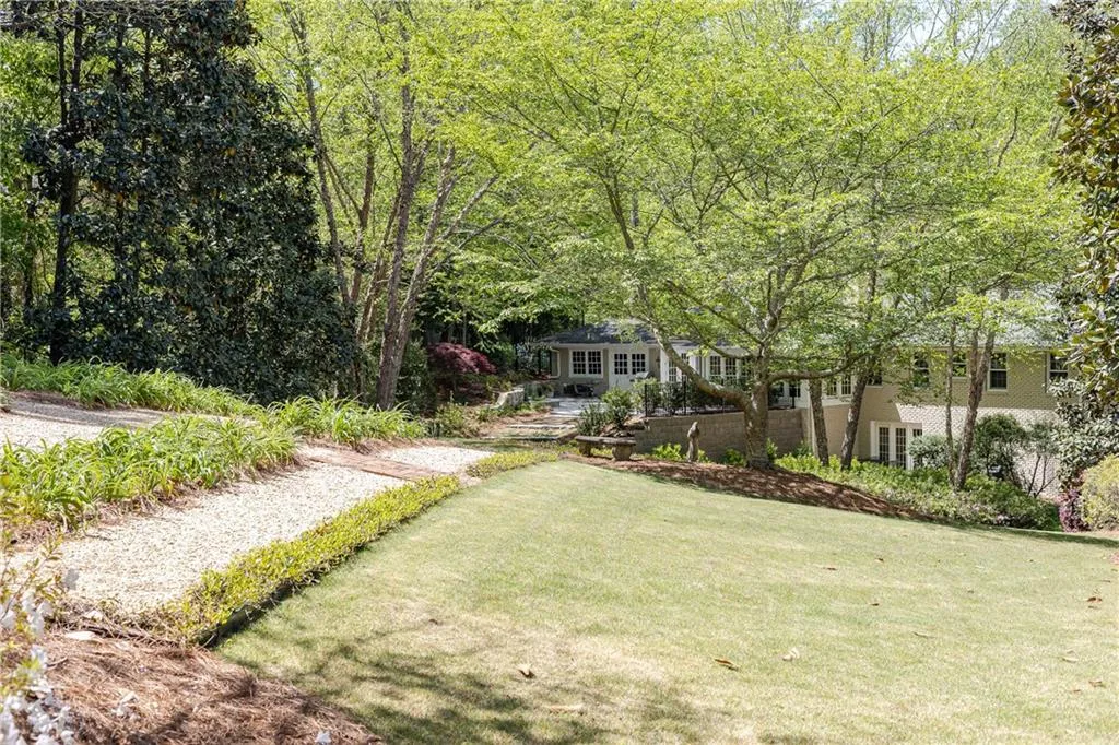 525 Londonberry Road, Atlanta, Georgia 30327, 4 Bedrooms Bedrooms, ,3 BathroomsBathrooms,Residential,Sold,525 Londonberry Road,7035464
