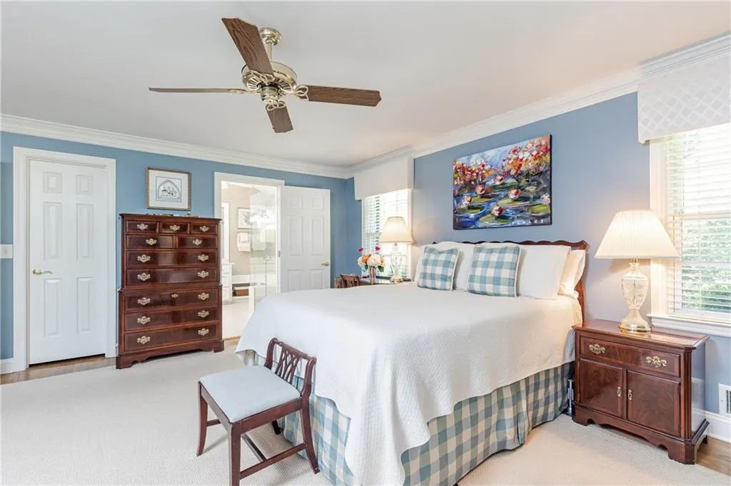 525 Londonberry Road, Atlanta, Georgia 30327, 4 Bedrooms Bedrooms, ,3 BathroomsBathrooms,Residential,Sold,525 Londonberry Road,7035464