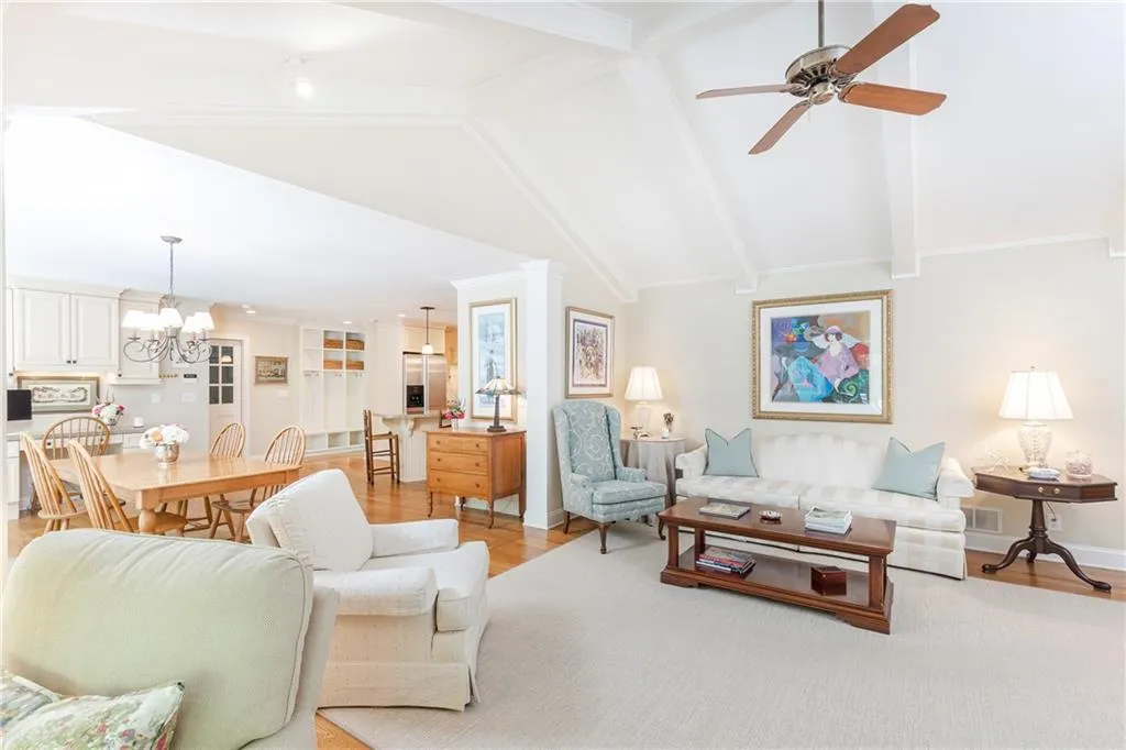 525 Londonberry Road, Atlanta, Georgia 30327, 4 Bedrooms Bedrooms, ,3 BathroomsBathrooms,Residential,Sold,525 Londonberry Road,7035464