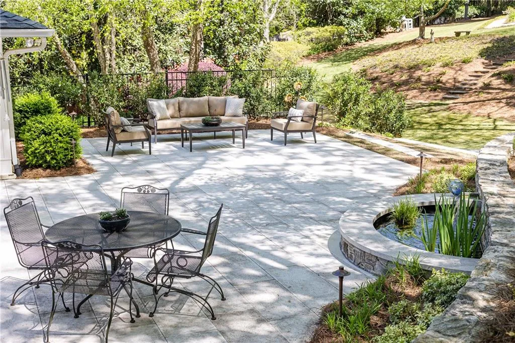 525 Londonberry Road, Atlanta, Georgia 30327, 4 Bedrooms Bedrooms, ,3 BathroomsBathrooms,Residential,Sold,525 Londonberry Road,7035464