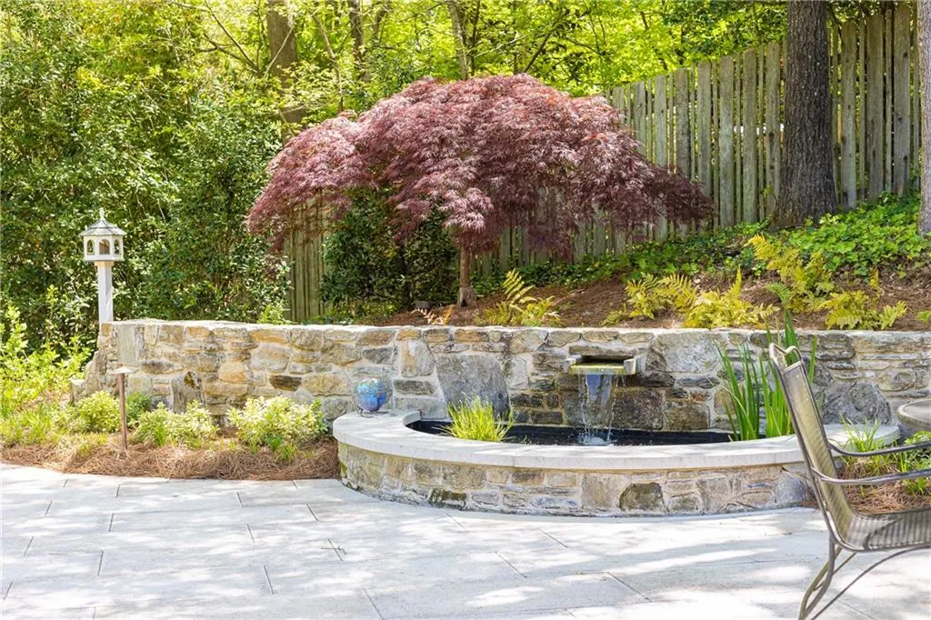 525 Londonberry Road, Atlanta, Georgia 30327, 4 Bedrooms Bedrooms, ,3 BathroomsBathrooms,Residential,Sold,525 Londonberry Road,7035464