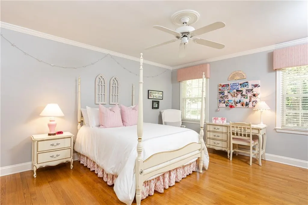 525 Londonberry Road, Atlanta, Georgia 30327, 4 Bedrooms Bedrooms, ,3 BathroomsBathrooms,Residential,Sold,525 Londonberry Road,7035464