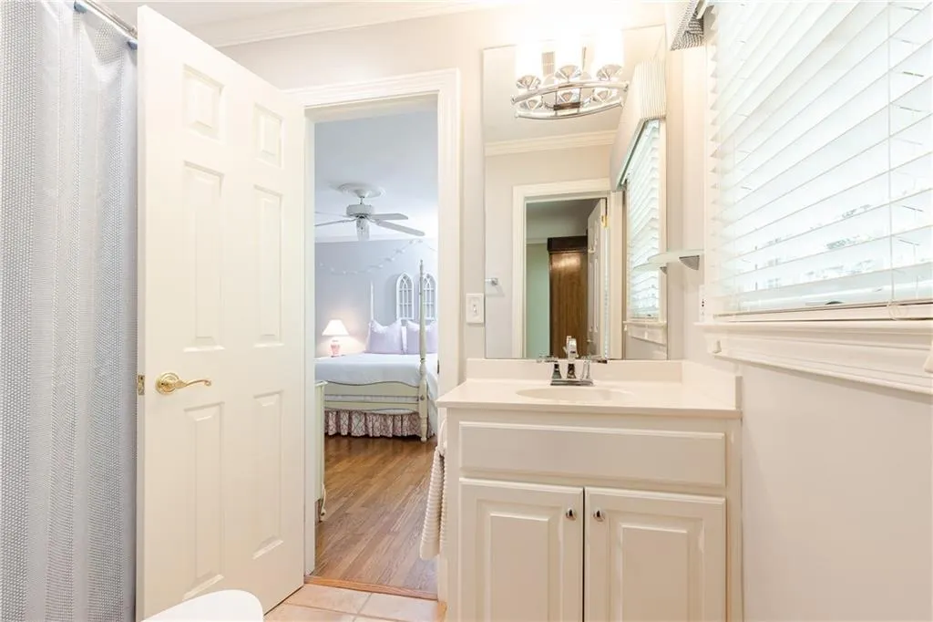 525 Londonberry Road, Atlanta, Georgia 30327, 4 Bedrooms Bedrooms, ,3 BathroomsBathrooms,Residential,Sold,525 Londonberry Road,7035464