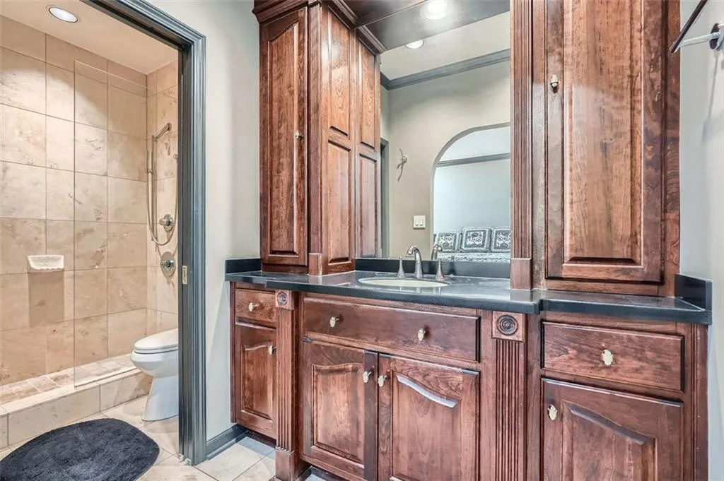 2499 Peachtree Road Ne Unit 108, Atlanta, Georgia 30305, 2 Bedrooms Bedrooms, ,2 BathroomsBathrooms,Residential,For Sale,2499 Peachtree Road Ne Unit 108,7579562