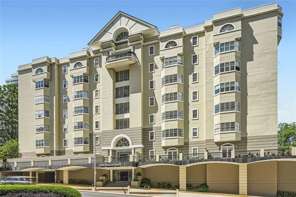 2499 Peachtree Road Ne Unit 108, Atlanta, Georgia 30305, 2 Bedrooms Bedrooms, ,2 BathroomsBathrooms,Residential,For Sale,2499 Peachtree Road Ne Unit 108,7579562
