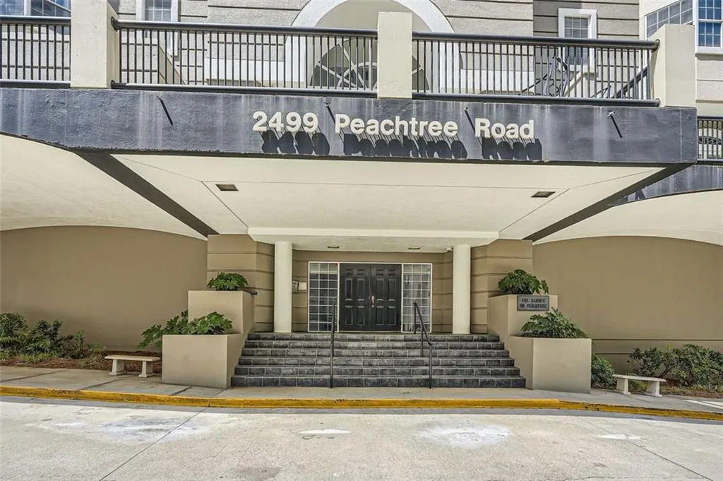 2499 Peachtree Road Ne Unit 108, Atlanta, Georgia 30305, 2 Bedrooms Bedrooms, ,2 BathroomsBathrooms,Residential,For Sale,2499 Peachtree Road Ne Unit 108,7579562