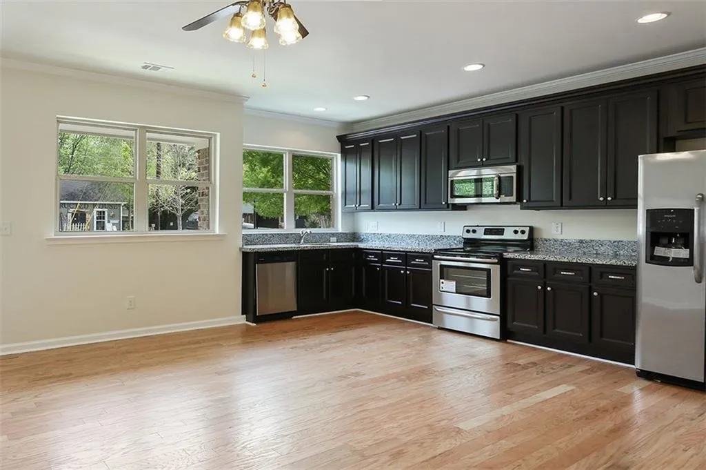 2038 Bolton Road Nw Unit B4, Atlanta, Georgia 30318, 3 Bedrooms Bedrooms, ,2 BathroomsBathrooms,Residential,Sold,2038 Bolton Road Nw Unit B4,5827257