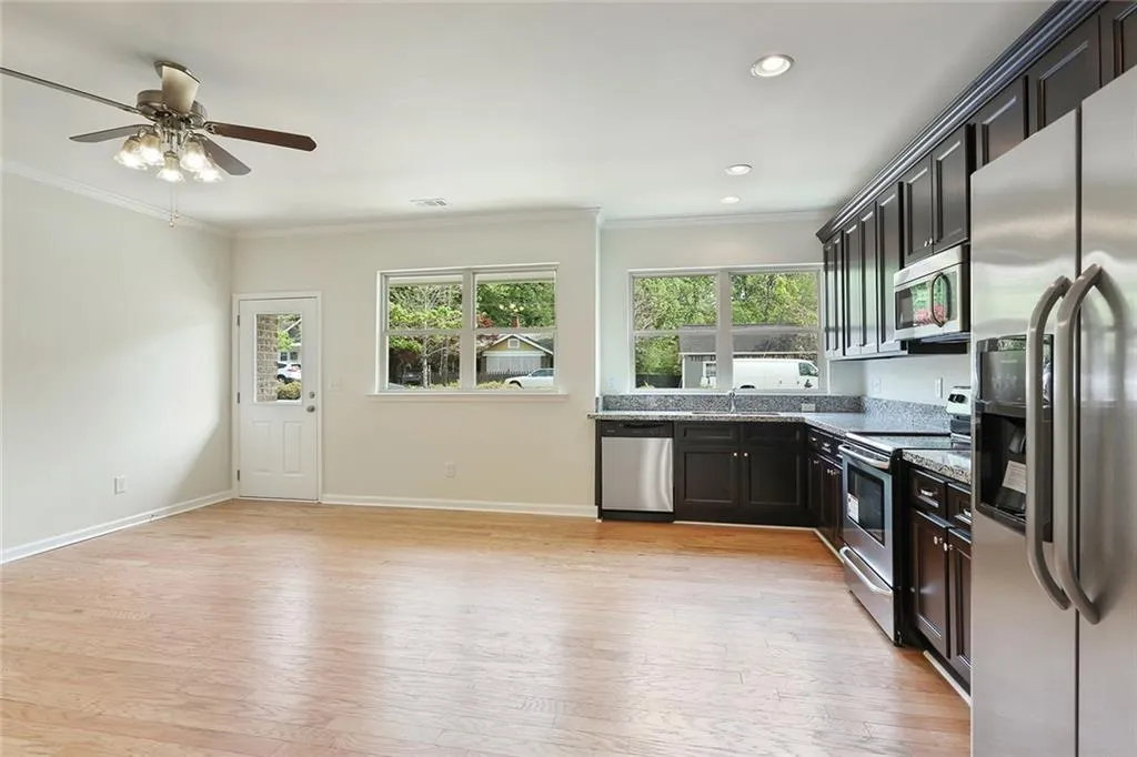 2038 Bolton Road Nw Unit B4, Atlanta, Georgia 30318, 3 Bedrooms Bedrooms, ,2 BathroomsBathrooms,Residential,Sold,2038 Bolton Road Nw Unit B4,5827257