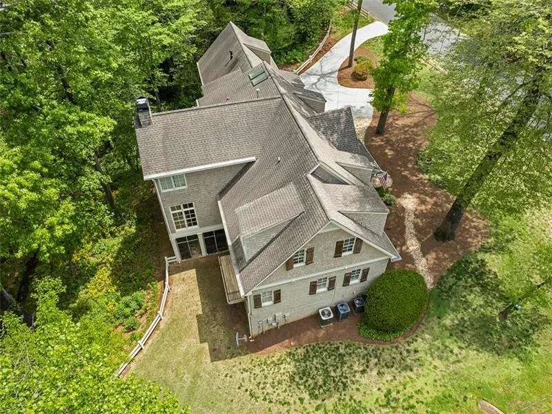 920 Starlight Drive, Sandy Springs, Georgia 30342, 5 Bedrooms Bedrooms, ,4 BathroomsBathrooms,Residential,Sold,920 Starlight Drive,7053119