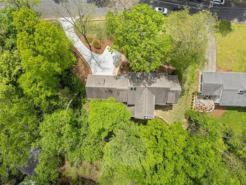 920 Starlight Drive, Sandy Springs, Georgia 30342, 5 Bedrooms Bedrooms, ,4 BathroomsBathrooms,Residential,Sold,920 Starlight Drive,7053119