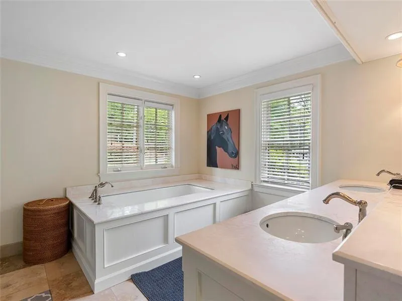 920 Starlight Drive, Sandy Springs, Georgia 30342, 5 Bedrooms Bedrooms, ,4 BathroomsBathrooms,Residential,Sold,920 Starlight Drive,7053119