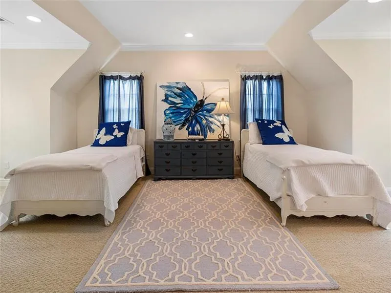 920 Starlight Drive, Sandy Springs, Georgia 30342, 5 Bedrooms Bedrooms, ,4 BathroomsBathrooms,Residential,Sold,920 Starlight Drive,7053119